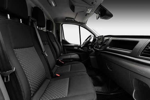 Ford Transit Custom 23 of 25