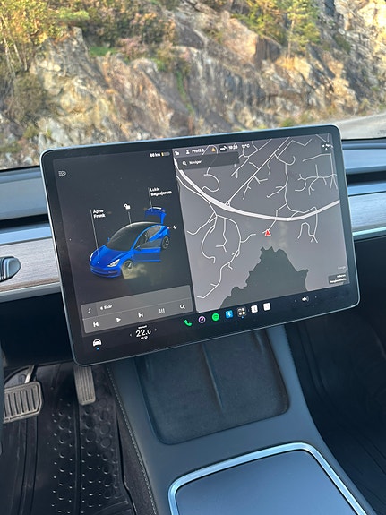 Tesla Model 3 8 of 9