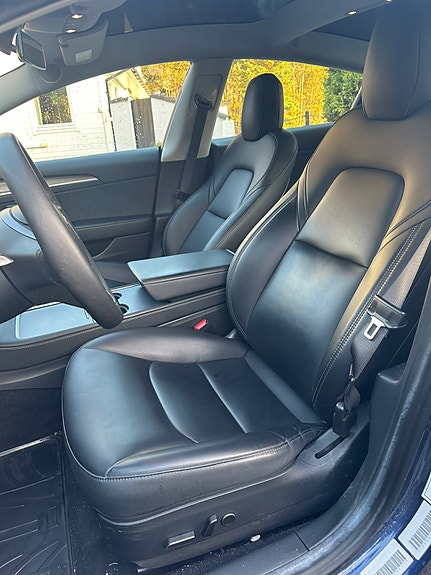 Tesla Model 3 7 of 9