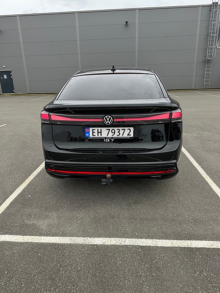 Volkswagen ID.7 7 of 12