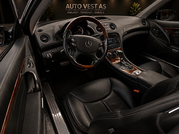 Mercedes-Benz SL 3 of 4