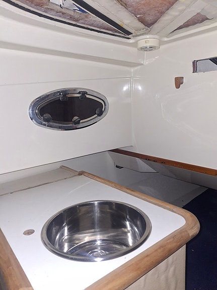 Aquador 25  Selges uten motor(Henger Følger Ikke Med) 11 of 18