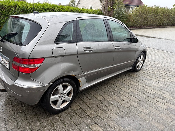 Mercedes-Benz B180 d 6 of 17