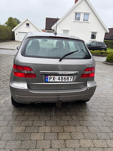 Mercedes-Benz B180 d 4 of 17