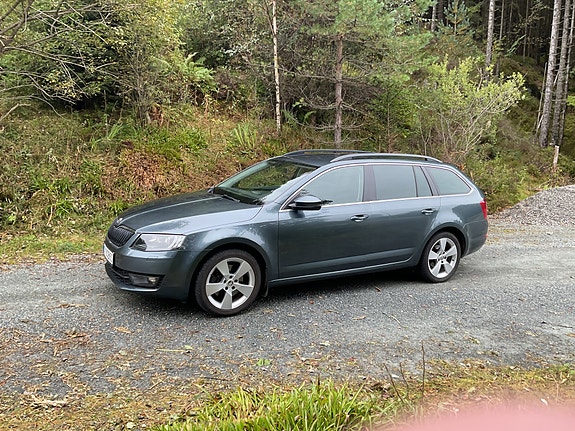 Skoda Octavia 2 of 30