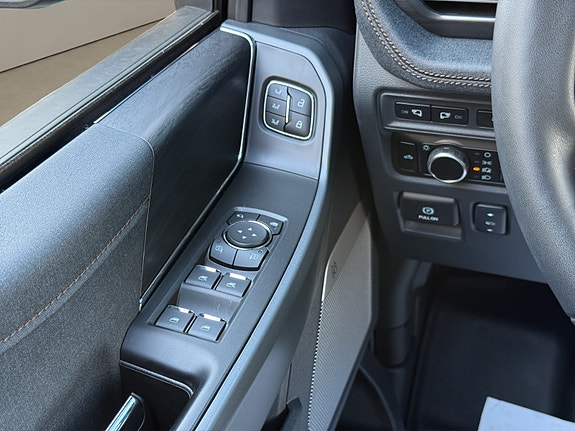 Ford F-150 11 of 24