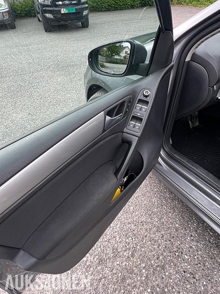 Volkswagen golf 13 of 23