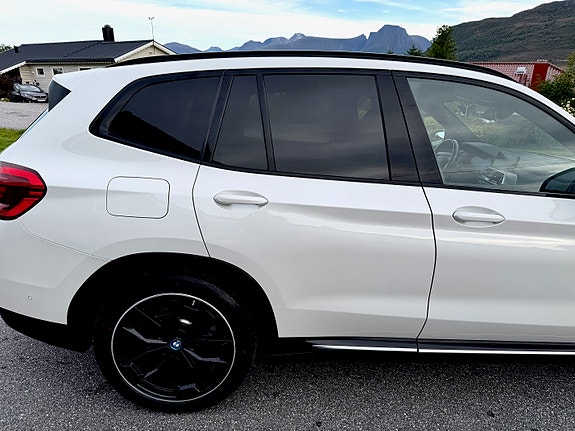 BMW iX3 11 of 28