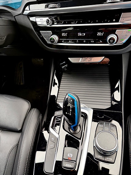 BMW iX3 18 of 28