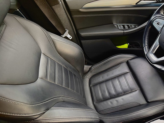 BMW iX3 20 of 28
