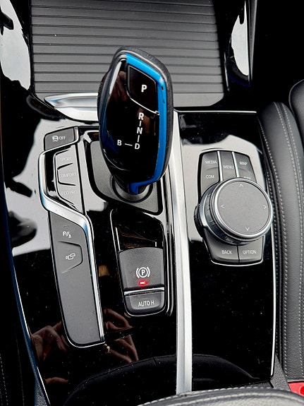 BMW iX3 19 of 28