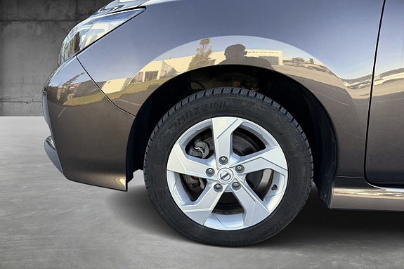 Nissan Leaf 23 of 25