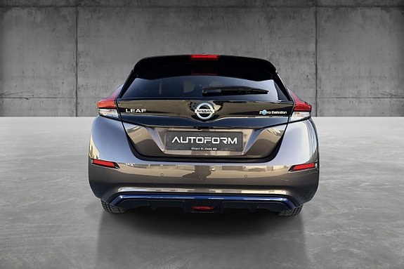 Nissan Leaf 6 of 25
