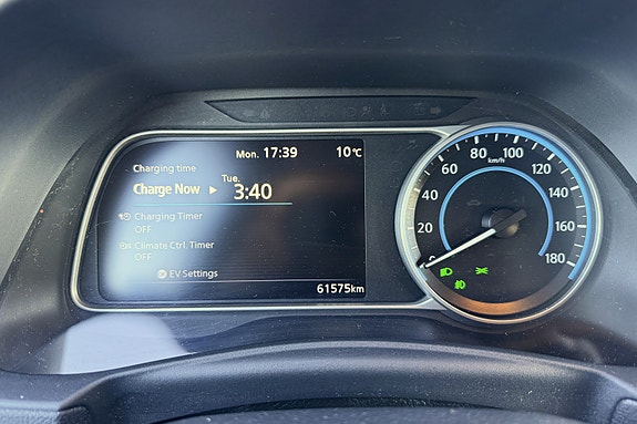 Nissan Leaf 21 of 25