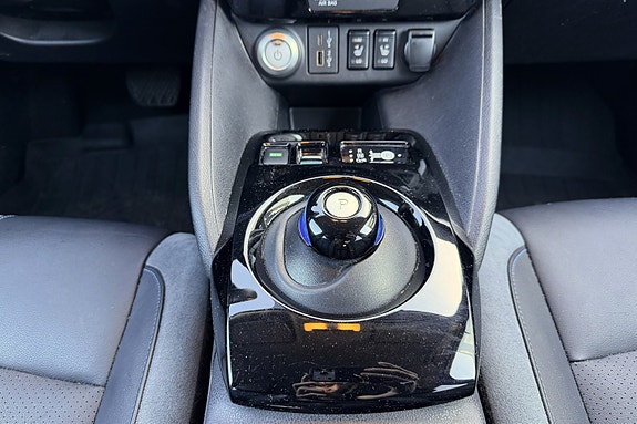 Nissan Leaf 13 of 25