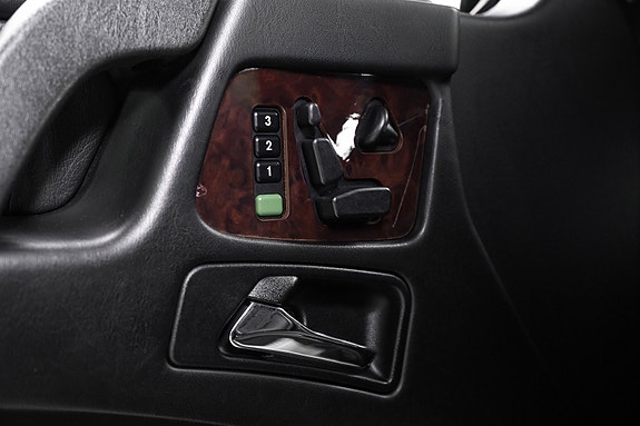 Mercedes-Benz G55 14 of 30