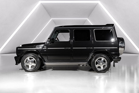 Mercedes-Benz G55 9 of 30