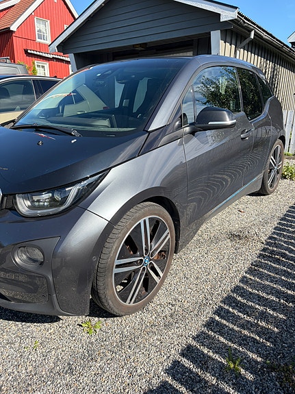 BMW i3 2 of 7