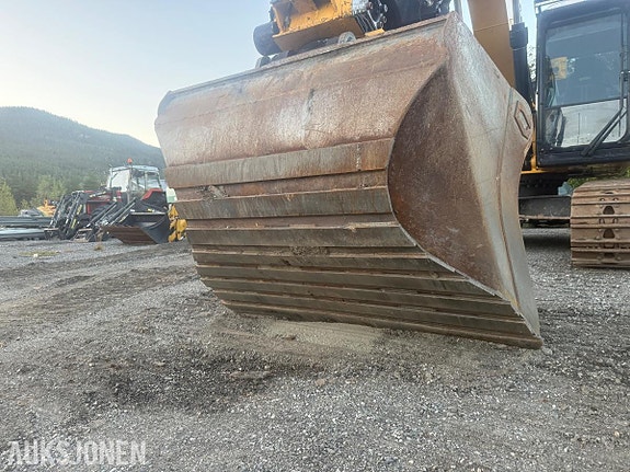 Cat 326F 26 of 28