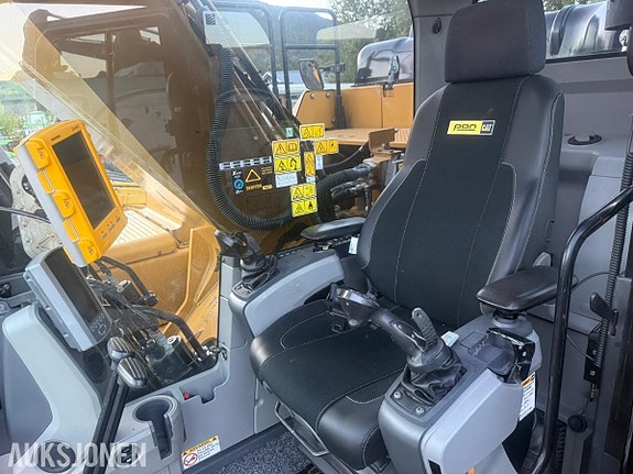 Cat 326F 9 of 28