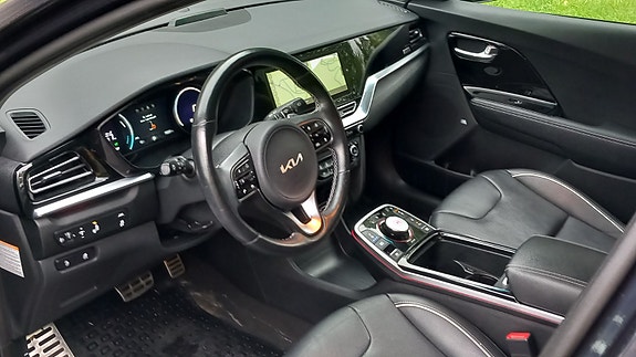Kia Niro 2 of 30