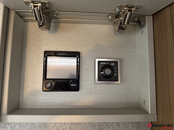 Hymer B 790 ML-HYDRAULISKE STØTTEBEN-AC I BODEL-STOR BATTERIPAKKE-INVERTER-HENGERFESTE++ 14 of 30