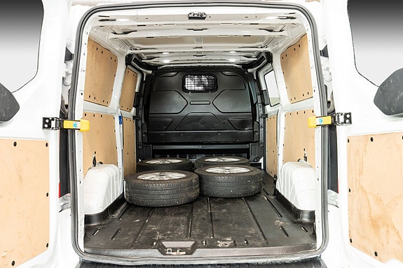 Ford Transit Custom 25 of 25