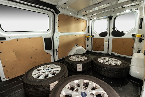 Ford Transit Custom 22 of 25