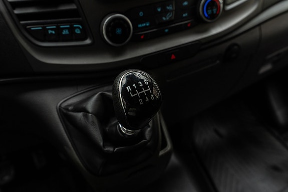 Ford Transit Custom 15 of 25