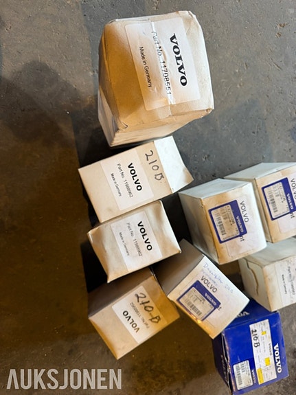 Volvo 9 STK. VOLVO FILTER – OPPLYST TIL VOLVO 210B – UBRUKT 2 of 4
