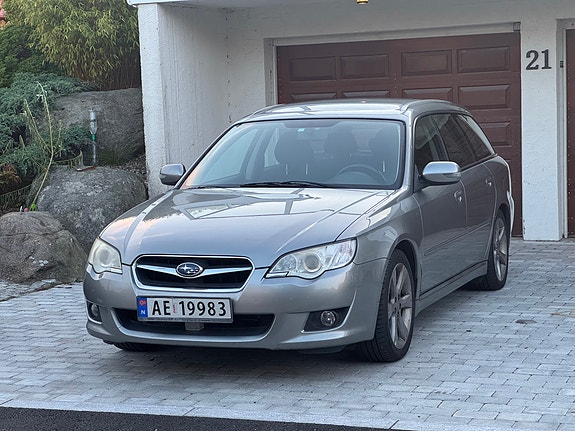 Subaru Legacy 5 of 22