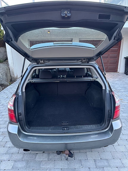 Subaru Legacy 10 of 22
