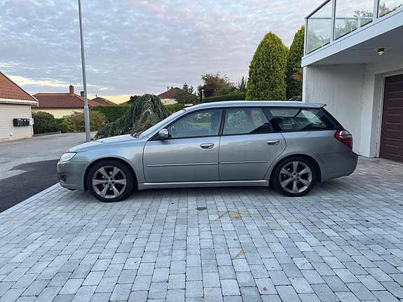 Subaru Legacy 7 of 22