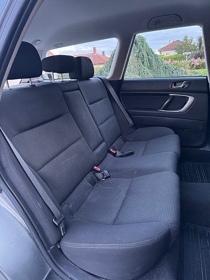 Subaru Legacy 15 of 22