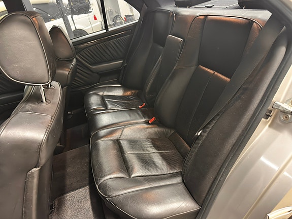 Mercedes-Benz C36 10 of 11