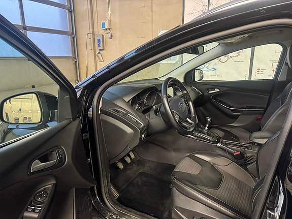 Ford Focus 6 of 8