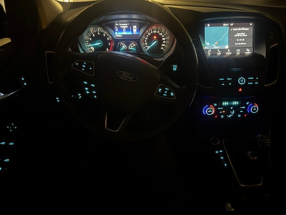 Ford Focus 3 of 8