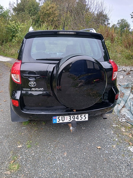 Toyota RAV4 5 of 9