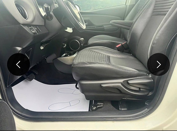 Toyota Yaris 14 of 19