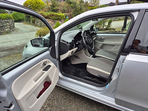Volkswagen e-Up! 7 of 13