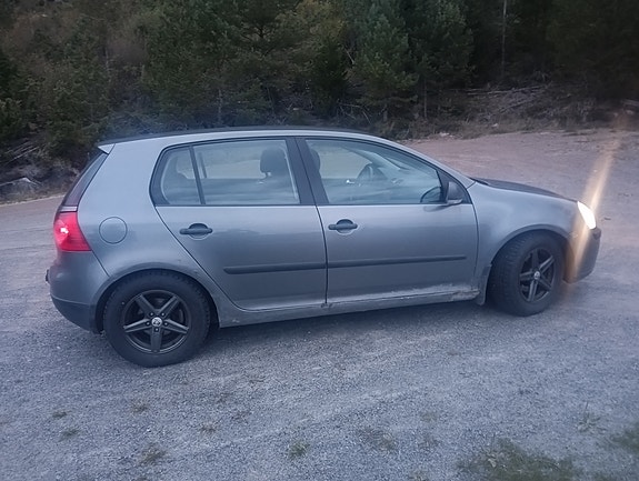 Volkswagen Golf V 4 of 9