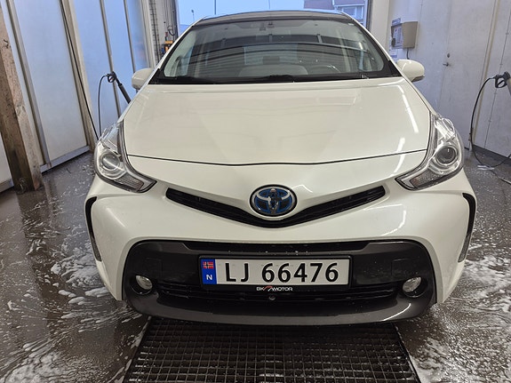Toyota Prius+ 4 of 14