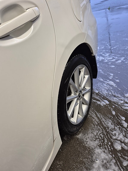 Toyota Prius+ 7 of 14