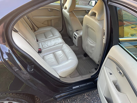Volvo S80 13 of 25