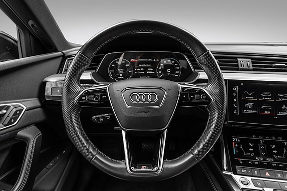 Audi e-tron 19 of 30
