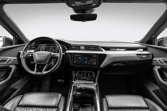 Audi e-tron 18 of 30
