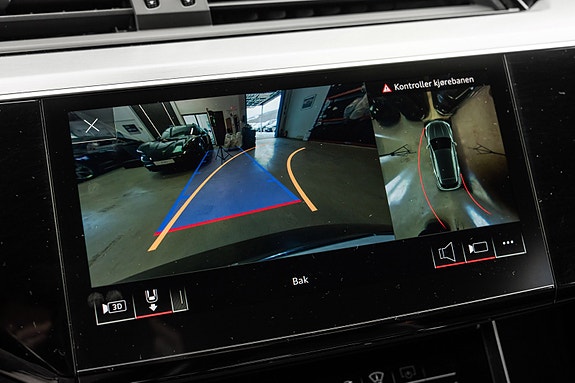 Audi e-tron 26 of 30