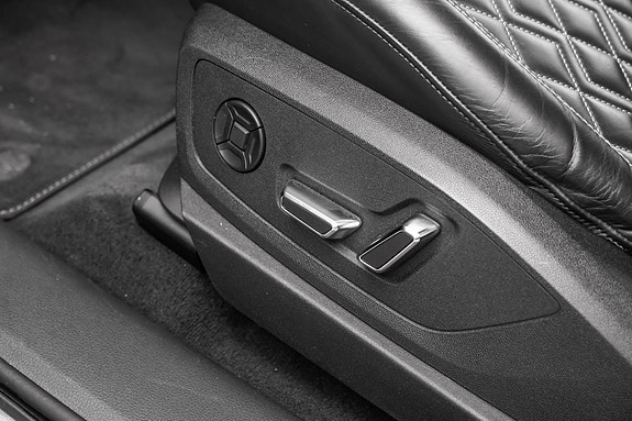 Audi e-tron 14 of 30