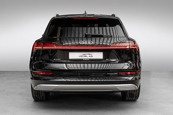 Audi e-tron 5 of 30