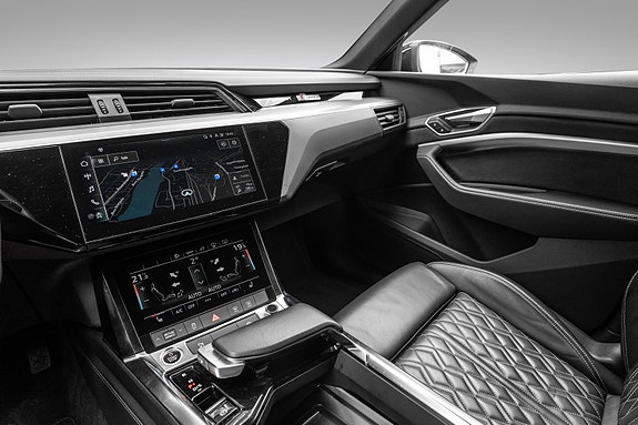 Audi e-tron 12 of 30